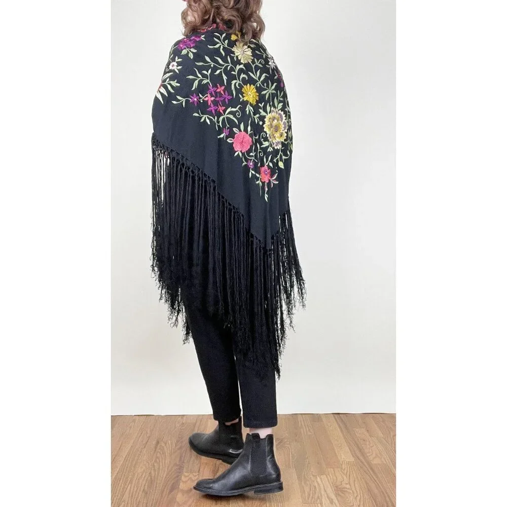 Vintage Piano Shawl Embroidered Floral Silk Fringe Witchy Boho Bohemian Manila - Picture 13 of 14